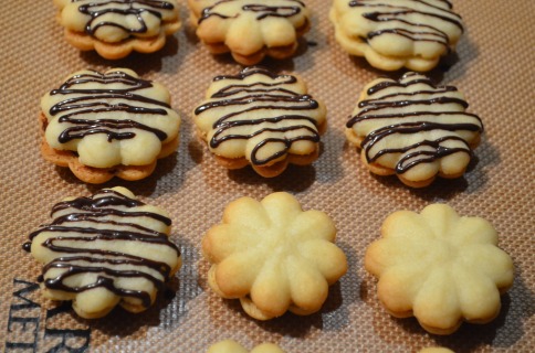 Shortbread Cookies with Chocolate Ganache